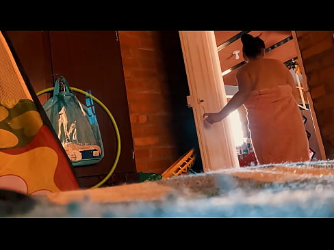 ❤️ 삼촌은 나를 따라 샤워를 하고 내가 샤워를 하는 동안 섹스를 한다. 섹스 우리 ❌️