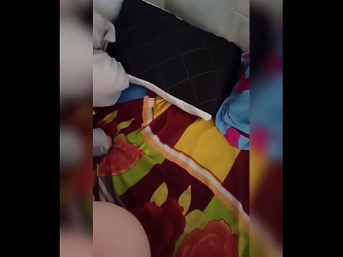 ❤️ 내 룸메이트는 남편이 휴가를 가기 때문에 집에 혼자 있고 나는 기회를 잡고 그녀와 섹스하고 그녀의 엉덩이를 우유로 채 웁니다. 섹스 우리 ❌️
